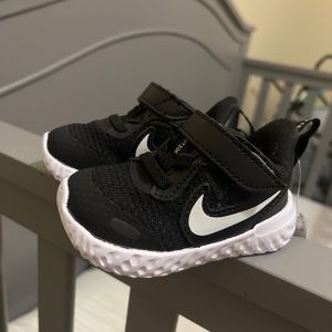 NEW Nike Revolution Baby Shoes
